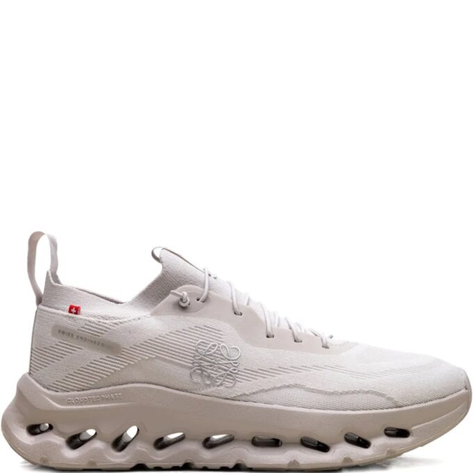 On Running Cloudtilt Loewe Sand