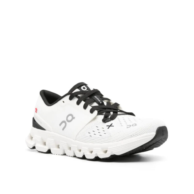 On Running Cloud X 4 sneakers