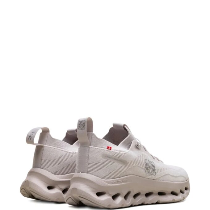 On Running Cloudtilt Loewe Sand