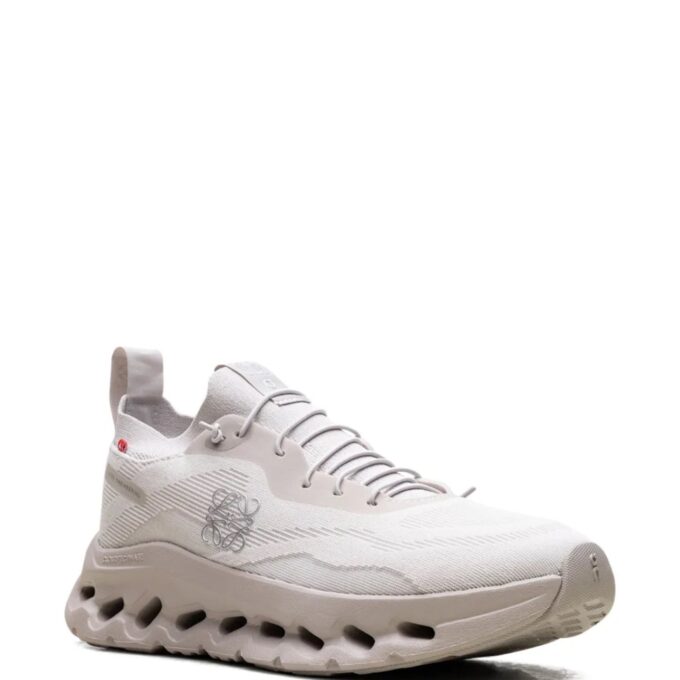 On Running Cloudtilt Loewe Sand