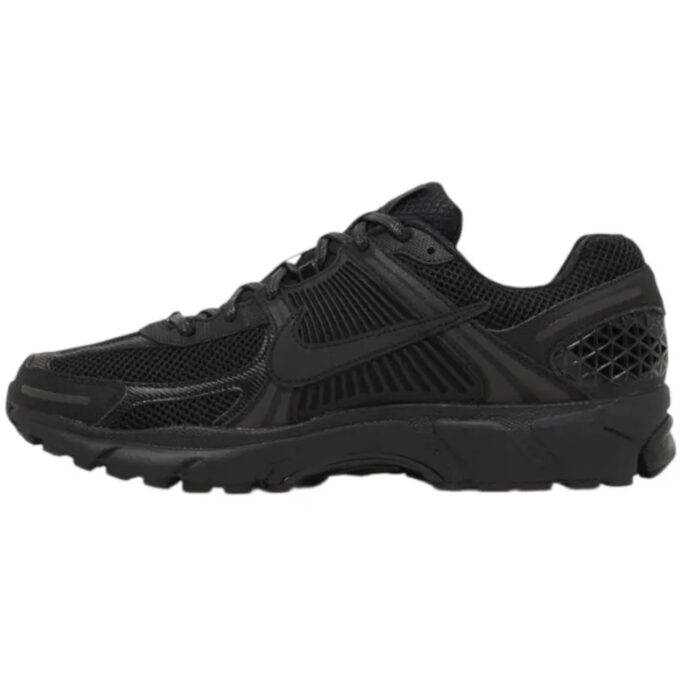 Nike Zoom Vomero 5 all black