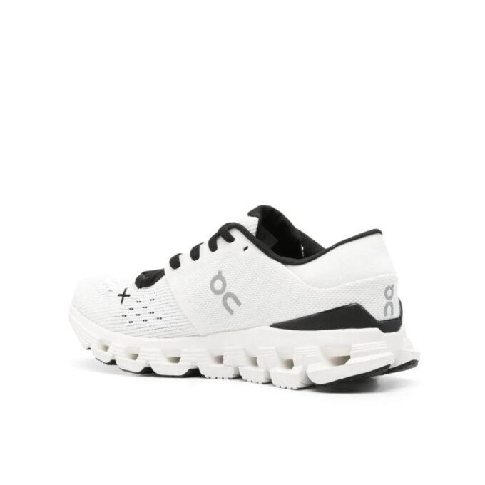 On Running Cloud X 4 sneakers